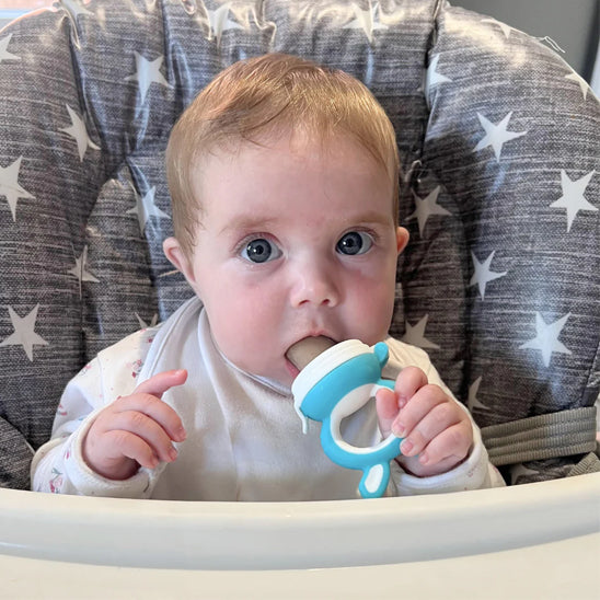 bebe mange grignoteuse bebe bleue