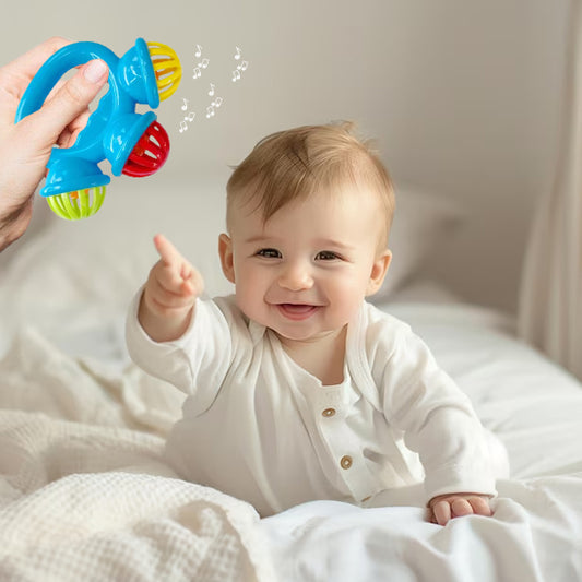 hochet bebe stimule la motricite de bebe