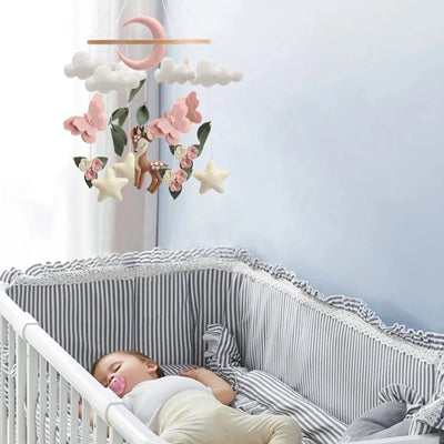 mobile bebe fixe dessus berceau bebe dort