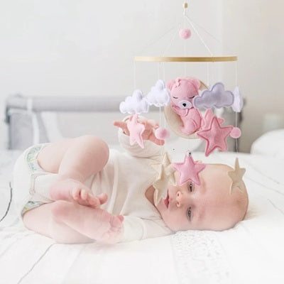 mobile-bebe-ourson-developpement-motricite-de-bebe