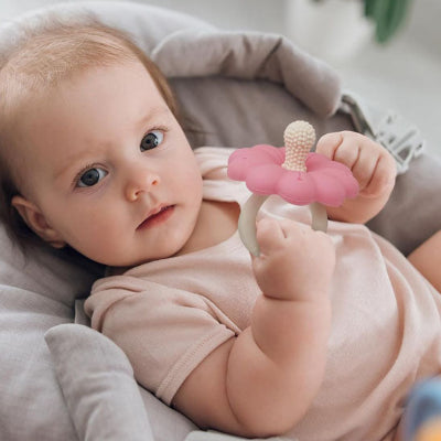 bebe allonge tient anneau dentition bebe rose