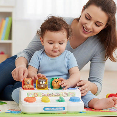 bebe assis avec maman joue jouet pour bebe piano animaux
