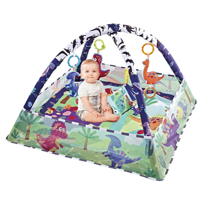 bebe assis dans tapis d eveil bebe