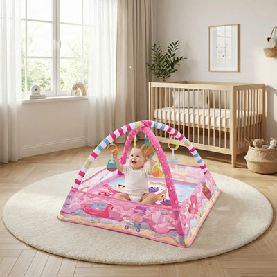 bebe assis tapis d eveil bebe joue avec-hochets suspendus