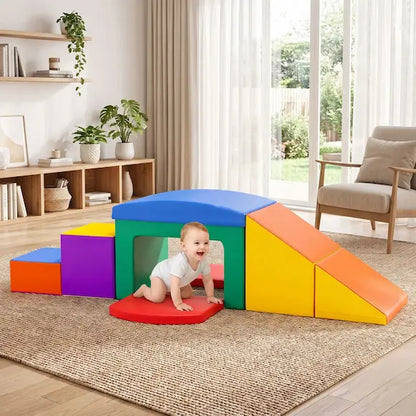 bébé quatre pattes devant tunnel parcours motricité bebe