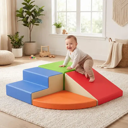 bébé quatre pattes monte toboggan parcours motricité bebe