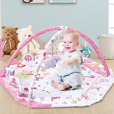 bebe souriant assis tapis de jeu bebe