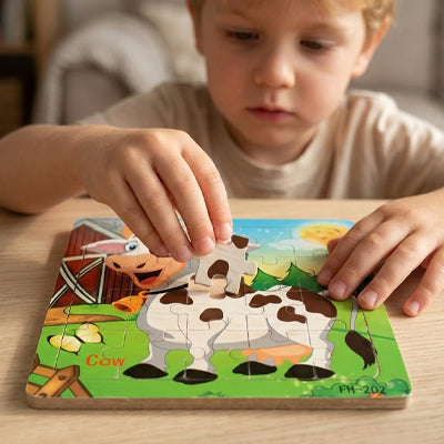 enfant concentre termine puzzle bois vache