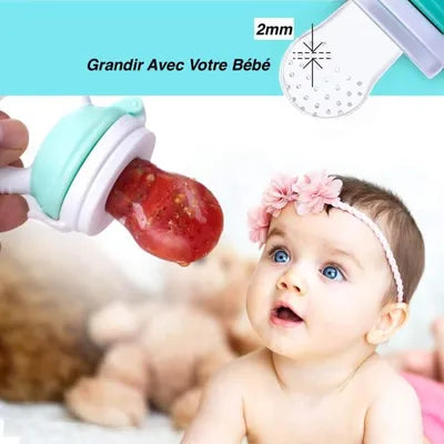 eveil gustatif avec grignoteuse bebe fille