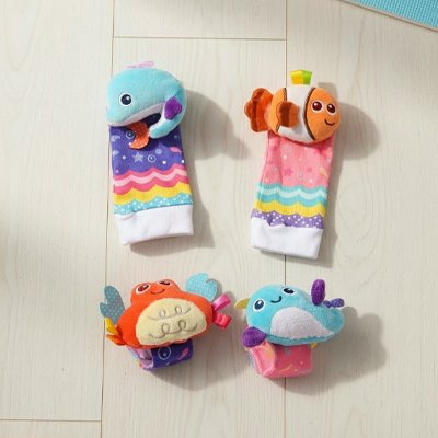 hochet bebe poignets crabe baleine chaussettes poisson dauphin