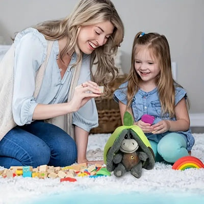 maman fille assises tapis avec peluche qui respire ane