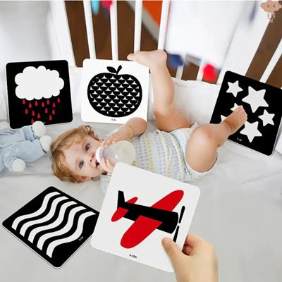 maman tient carte avion rouge livre pour bebe