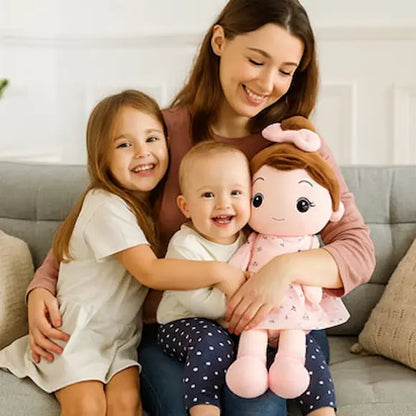 poupée de chiffon assise genou maman avec enfants